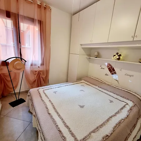 Rosa Garda Apartament *